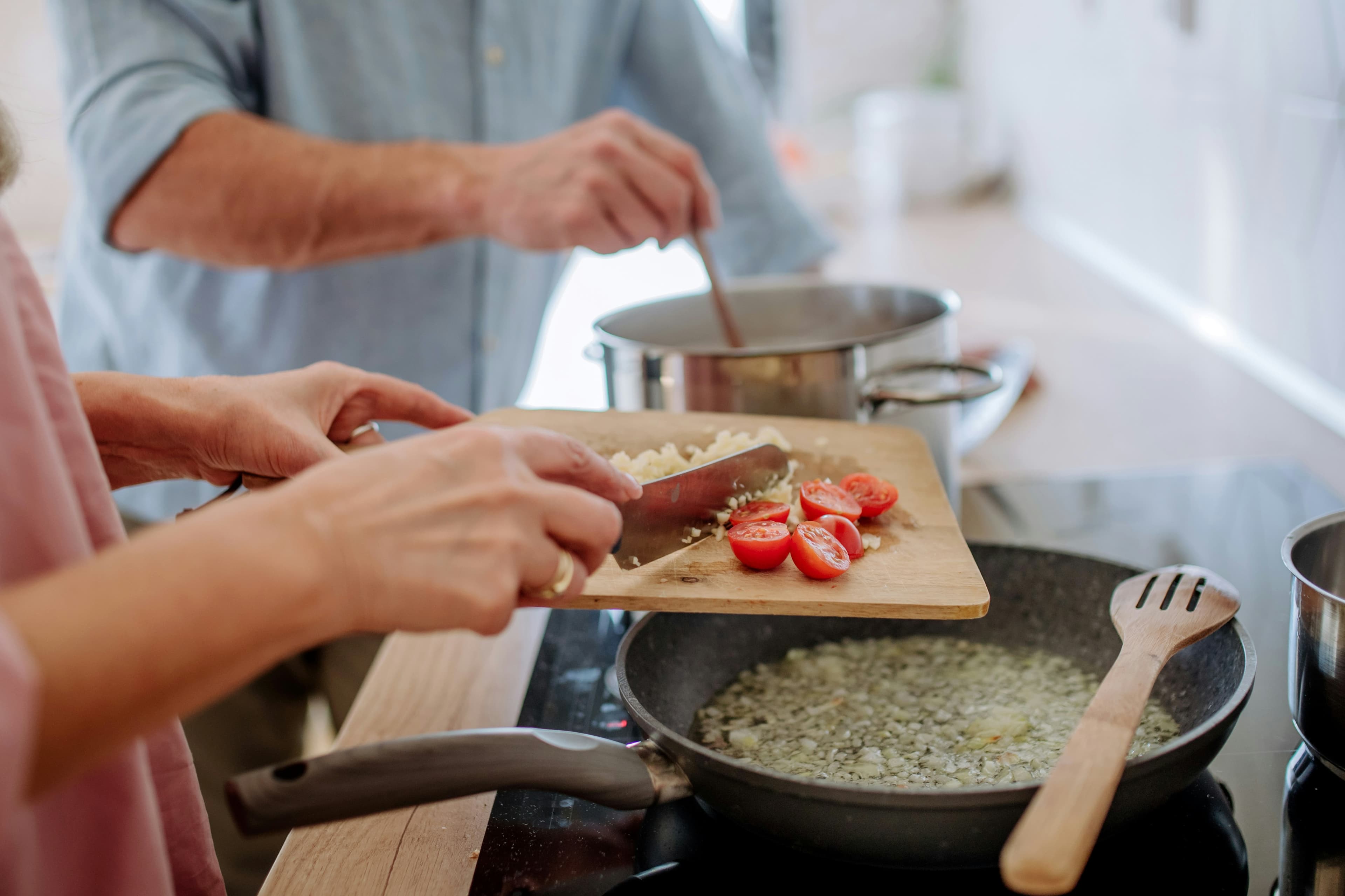 Hand-roll fresh pasta, a cooking class idea in Toronto
